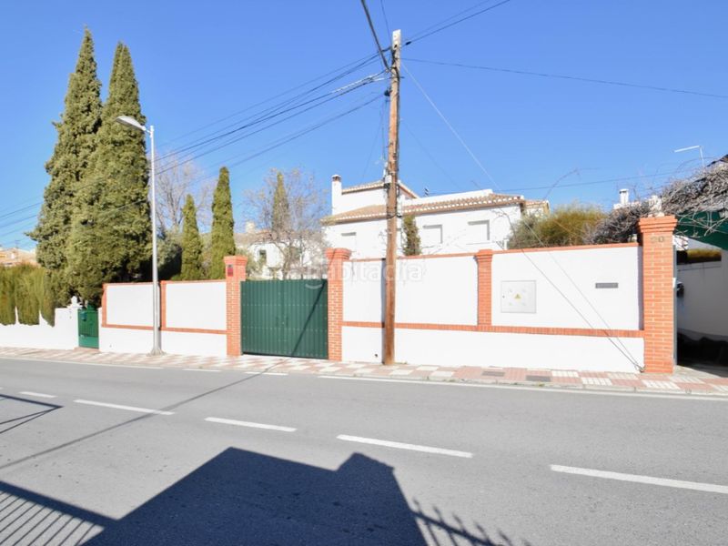 Foto e0e8f42a-322f-4199-a850-a3553fcc8965. Xalet amb aparcament piscina a Barrio de la Vega Monachil