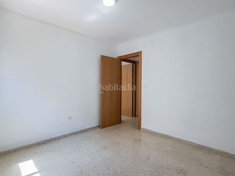 Foto d8d6d507-6506-4ede-8ad7-efa91601c3a3. Pis a Barrio de Zaidín Granada