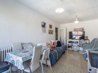 Piso  Calle rosalia de castro. Inversi�n asegurada
