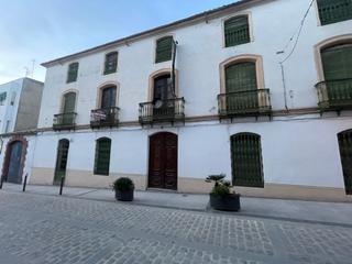 Casa en La muela 13. Casa en venta en torredonjimeno.