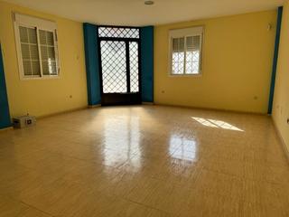Pis a Camino de la sierra 2. Piso en venta en torre del campo, 3 dormitorios.