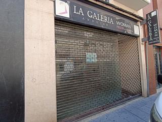 Geschäftsraum in Ramon y cajal 6. Local en venta en andujar.