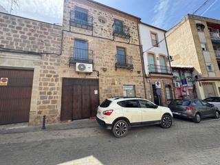 Edifici a La rosa 5. Edificio en venta en linares, 4 dormitorios.