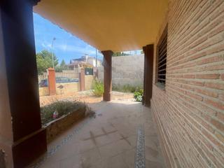 Chalet in Carmona 13. Chalet en venta en jaén, 4 dormitorios.