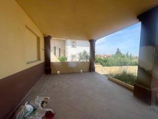 Chalet  Carmona 13. Chalet en venta en jaén, 4 dormitorios.