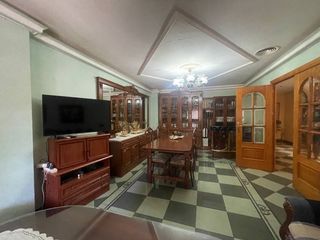 Casa a Torredonjimeno. Casa en venta en torredonjimeno, 5 dormitorios.