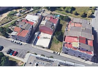 Terreny residencial a Les Fonts. Solar esquinero ideal para edificio plurifamiliar o 3 casas ados