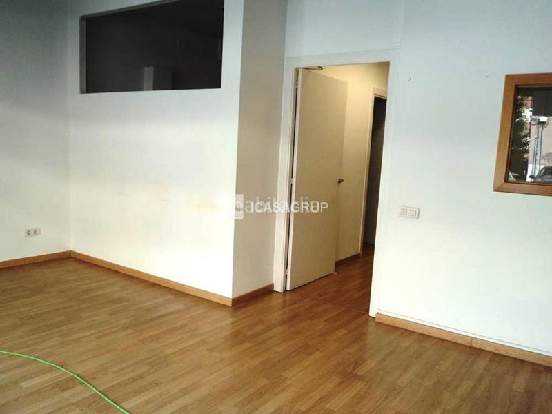 Foto 5c07989c-3647-4e5a-9cca-8808bd04e657. Alquiler local comercial  en alquiler en zona mutua en Rubí