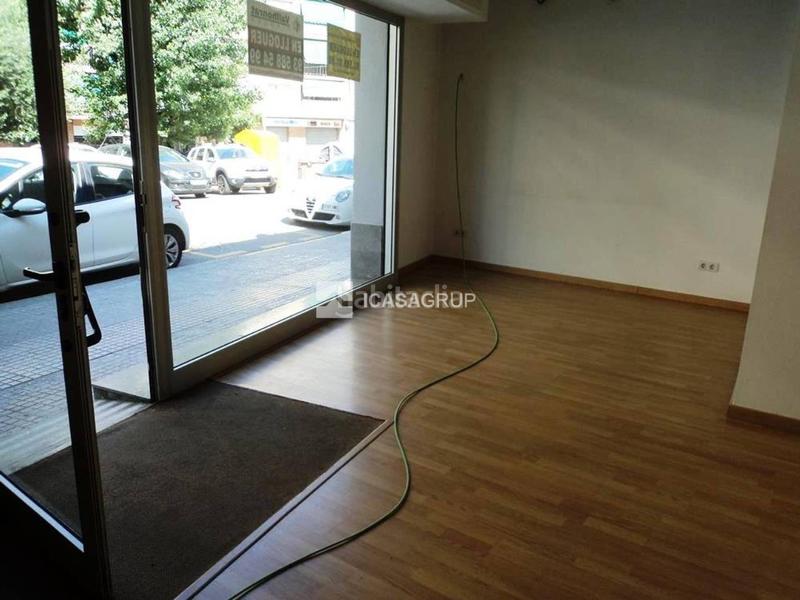 Foto 6dbc071a-7f3a-4775-83c6-b309fd07d6ec. Lloguer local comercial a La Serreta Rubí