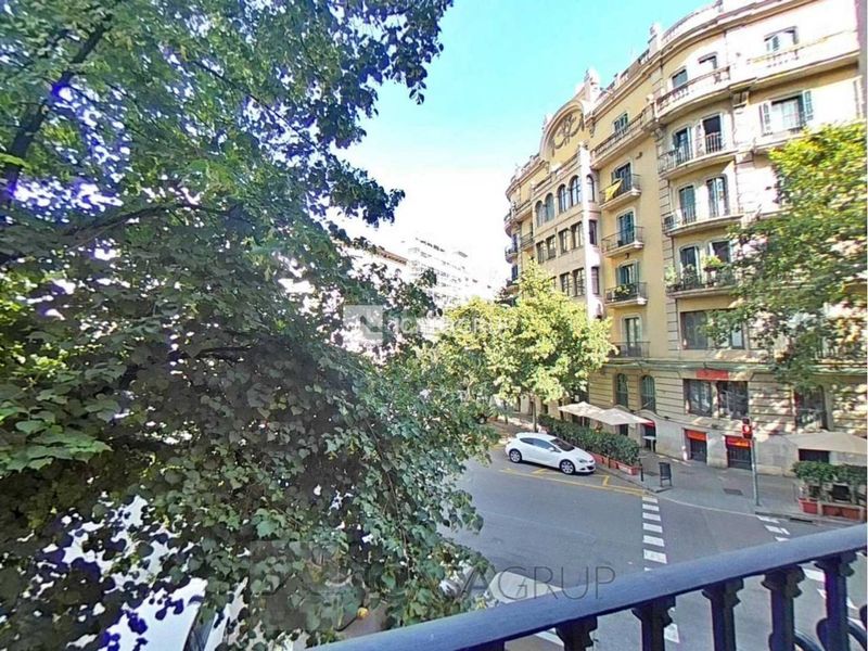 Foto c756caf6-9207-4578-ba05-cdebbb232a8a. Pis a Dreta de l´Eixample Barcelona