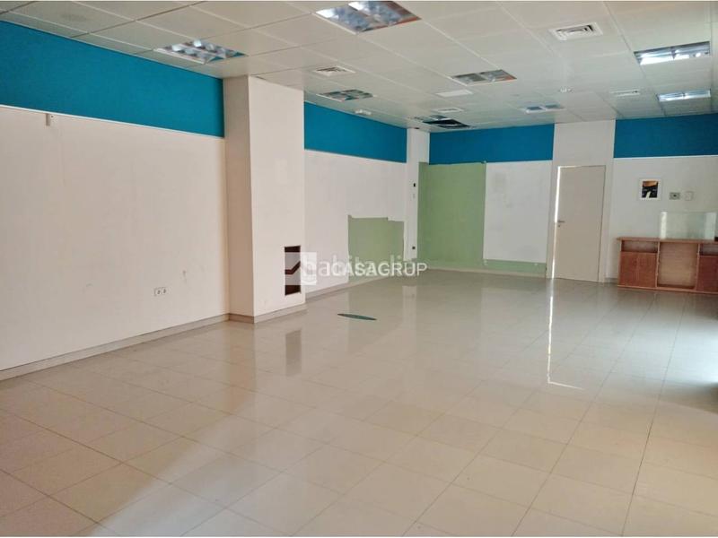 Foto bd550c15-9fc3-462d-b793-76cb29ed1ffa. Local comercial a nuestra señora de lourdes 65 a Rubí