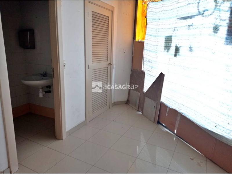 Foto e7829baf-f868-45bf-a640-cb6b8eba75a1. Local comercial a nuestra señora de lourdes 65 a Rubí
