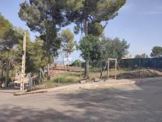 Terreny residencial a Puigpedrós 3. Solar esquinero en venta en castellnou