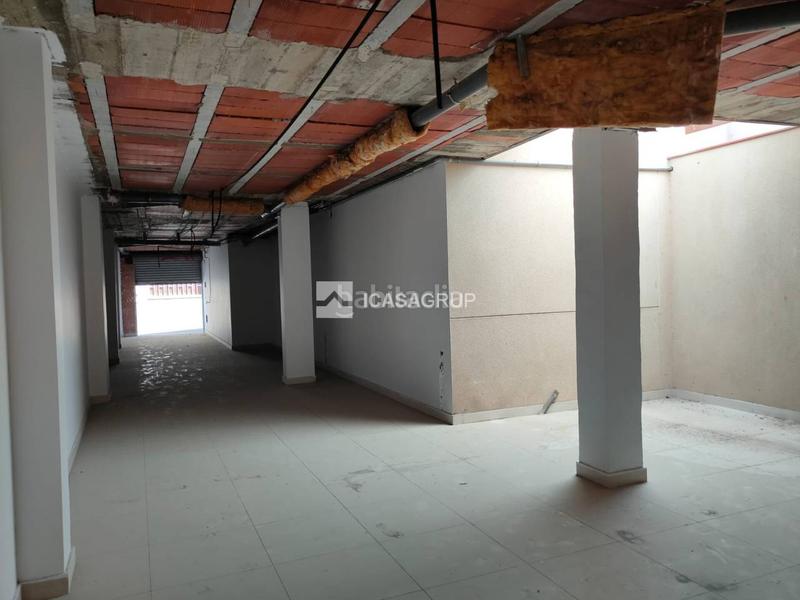 Foto 72c68005-4c6f-4a73-9387-59113d8997c4. Local comercial  en venta en el centro en Rubí