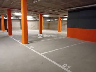Affitto Posto auto  Calle sant cugat. Plaza de parking para coche en el centro de rubí