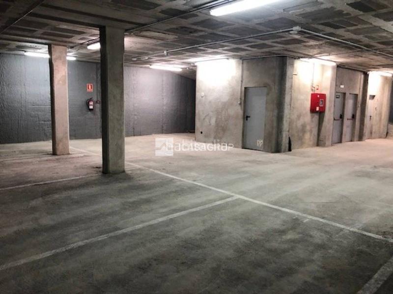 Foto 6c35f60e-1650-451d-b330-5438d86eef99. Location parking voiture dans Creu de Barberà Sabadell