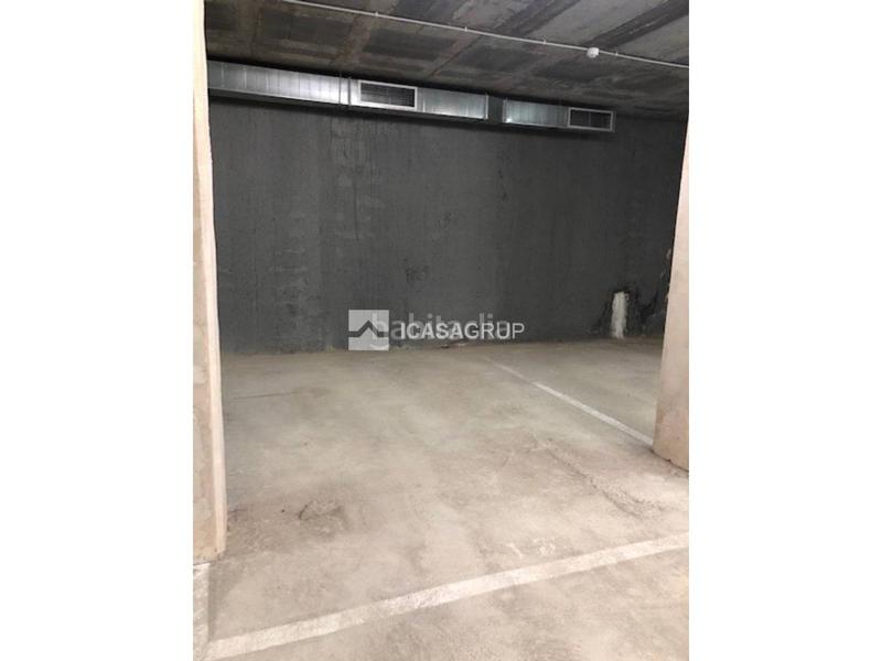 Foto a0277d48-767b-4b47-a600-768d2beb51f5. Location parking voiture dans Creu de Barberà Sabadell