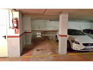 Miete Autoparkplatz  Pau claris. Plaza de parking en zona mútua, rubí