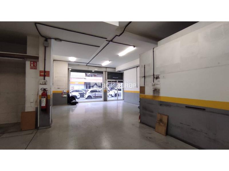 Foto 08ec6cf4-4f5f-4c6d-970f-c8d5c215c333. Local comercial a Mercat Rubí