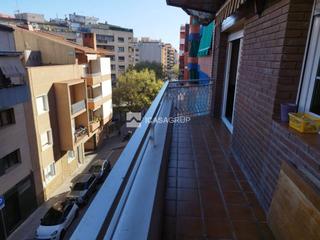 Pis  Joan maragall. Vivienda a la venta en mercat