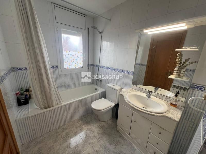 Foto 29aa1736-92bc-4110-8d0c-bebeb0f73295. Ático venta ático dúplex esquinero en zona nord en Rubí