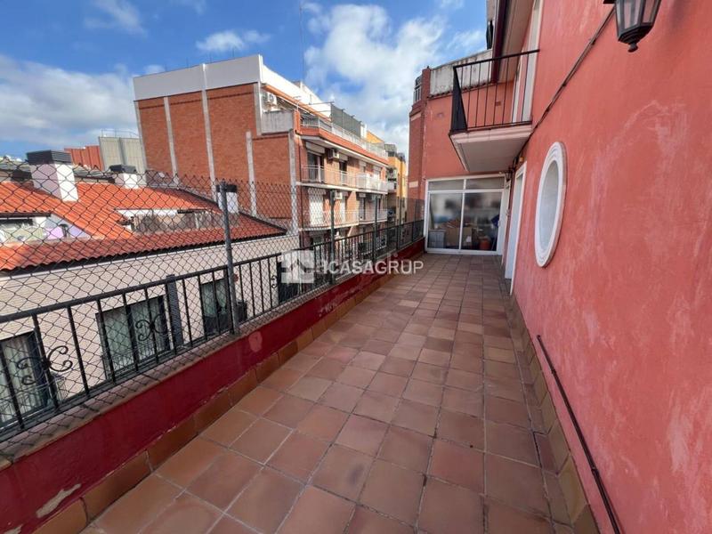 Foto d298ccb9-d214-454d-9676-53a6ffc15d2f. Ático venta ático dúplex esquinero en zona nord en Rubí