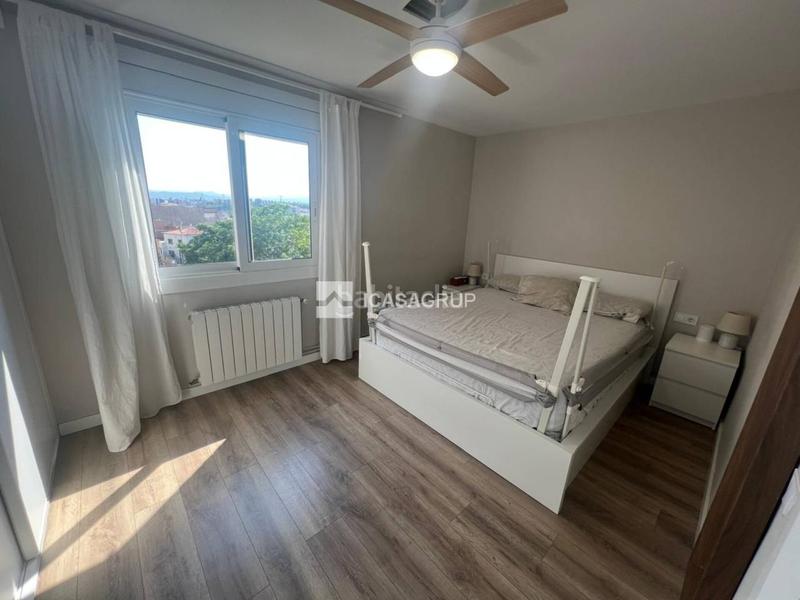 Foto 72e8bbb6-d719-4927-9837-b69f0d14acf8. Piso  reformado integralmente en venta en la serreta, ! en Rubí