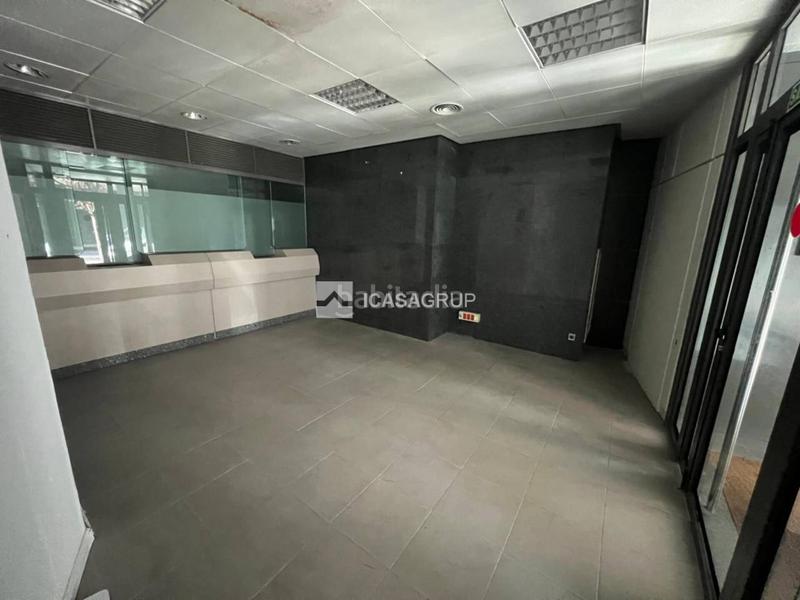 Foto 04adbdeb-0e09-4eff-9644-e7750087d75f. Local comercial oficina local en planta baja av. catalunya en Sant Cugat del Vallès