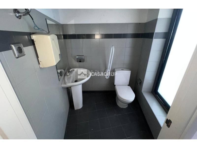 Foto 61d7c22b-b234-4bb1-94af-dbb3363f0eac. Local comercial oficina local en planta baja av. catalunya en Sant Cugat del Vallès