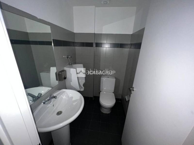 Foto c16e3ed2-9cc2-4ce1-9029-12f0212ddc25. Local comercial oficina local en planta baja av. catalunya en Sant Cugat del Vallès