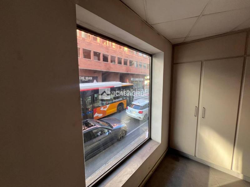 Foto e714a6d9-2ba5-43de-b4c1-152c4dd20d99. Local comercial oficina local en planta baja av. catalunya en Sant Cugat del Vallès