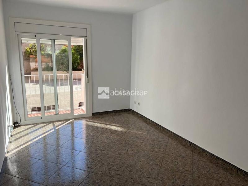 Foto c2d1ce2b-821f-45e8-9768-d67065e89060. Etagenwohnung in Zona Nord Rubí