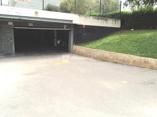 Lloguer Aparcament cotxe  Pitagoras. Parking para moto grande en zona progrès  rubí