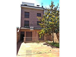 Casa a Bellaterra. Casa en venta con  piscina y ascensor  400 m construidos