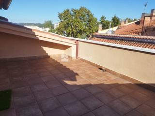 Haus  Valencia. Exclusiva casa adosada de 4, 3 con patio y buhardilla  box en ca