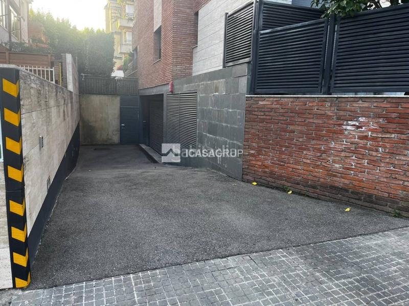 Foto e3978aa6-1e28-4367-b784-6844ef82c69d. Lloguer aparcament cotxe a Eixample Sant Cugat del Vallès