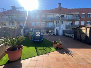 Pis  Belchite. Piso reformado de 3 hab  terraza de 150 m con plaza de parking