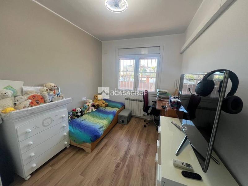 Foto 3cca1726-c60e-45c8-8a55-62cc62fff876. Maison avec chauffage parking piscine dans Can Vallhonrat Rubí