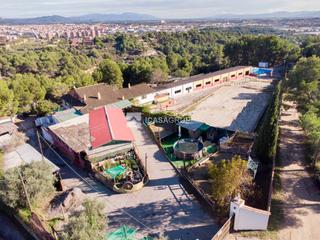 Masia a Les Martines. Hípica en venta  instalación ecuestre completa
