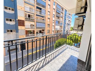 Appartement  Pasaje cronos. Piso 3 hab   balcón sureste   1 baño  en el progrés, rubí