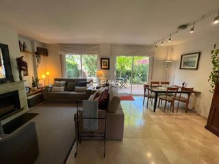 Affitto Casa bifamiliare in Mira-sol. Casa pareada esquinera  4   jardín privado   2 piscinas   parkin