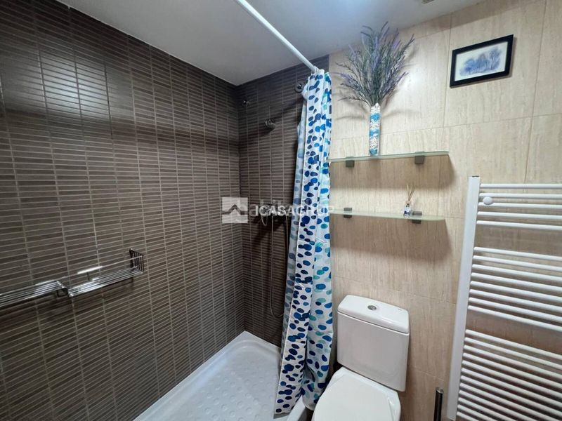 Foto 85342c3a-d5c3-49ea-b8dd-056196b860db. Pis amb calefacció aparcament a Zona Industrial Rubí