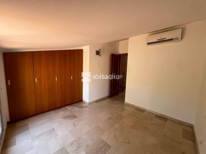 Foto b24658d7-28a9-4c7f-a12e-652358b237d5. Casa aparellada amb calefacció aparcament a Ca n´Oriol Rubí