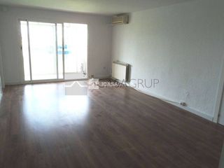 Location Appartement  Grupo vint-i-cinc de setembre. Piso en alquiler en rubí