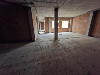 Local Comercial a Requena. Local com. en venta en iniesta.