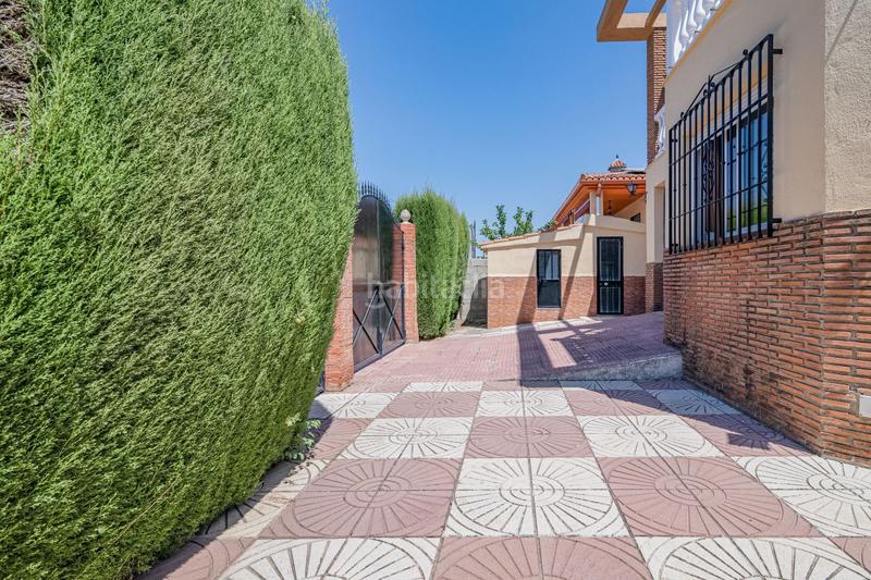 Foto 0aeb87cd-c61e-4ad9-9d91-980d397f0358. Chalet  en venta en urbanizaciones, 5 dormitorios. en Cúllar Vega