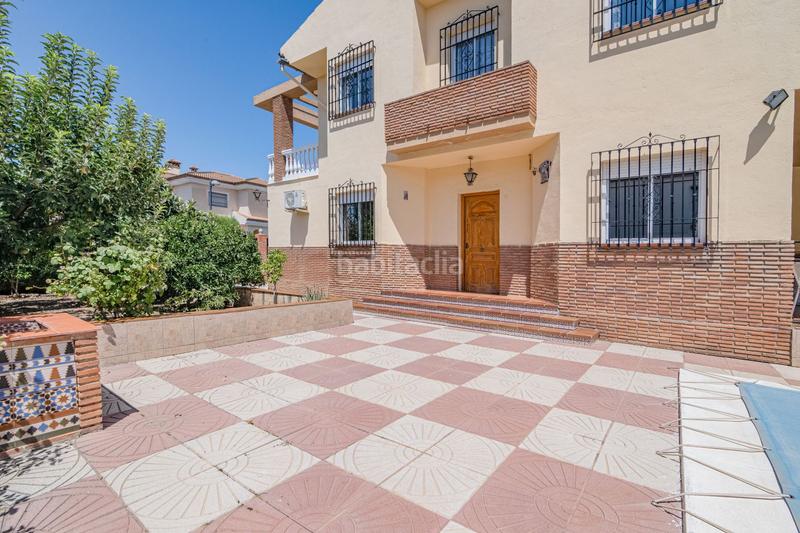 Foto 6e3a1ba0-c1c0-4aa7-a167-de1c4d628a00. Chalet  en venta en urbanizaciones, 5 dormitorios. en Cúllar Vega