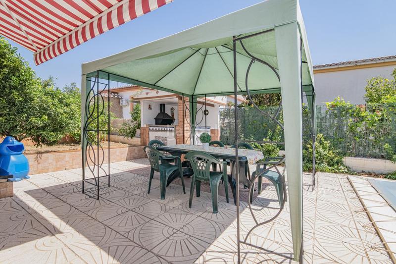 Foto a0545ee1-aa2f-4750-826e-12dc285c766d. Chalet  en venta en urbanizaciones, 5 dormitorios. en Cúllar Vega