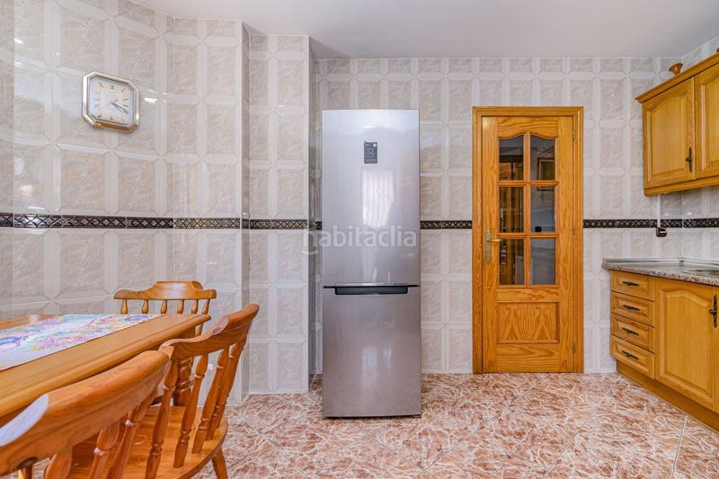 Foto deece7b1-ee94-412d-93e7-3e2e1c254676. Chalet  en venta en urbanizaciones, 5 dormitorios. en Cúllar Vega