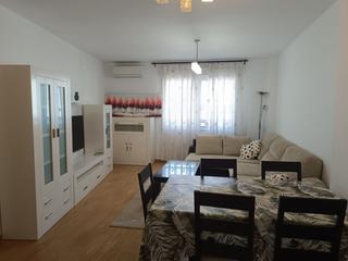 Location Appartement à Rosaleda - Juventud. Piso en alquiler en la chana, 4 dormitorios.